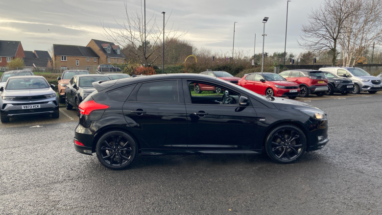 Ford Focus 1.0 EcoBoost 140 ST-Line Navigation 5dr Petrol Hatchback